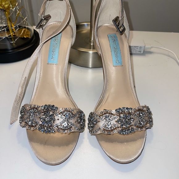 Betsy Johnson Heels - Picture 4 of 6